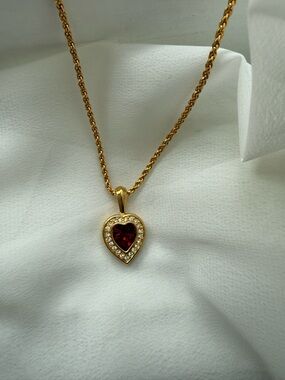 Vtg 80s  S.A.L SWAROVSKI Goldtone Heart Pendant Clip Earrings Red Clear Crystals